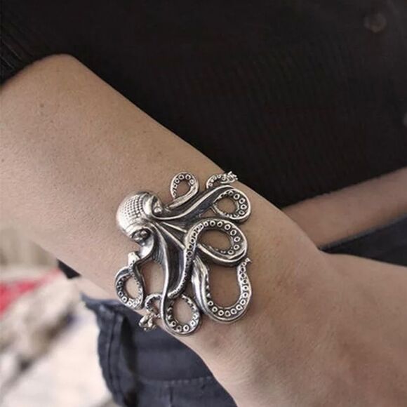 ANTIQUE SILVER COLOR OCTOPUS BRACELET - Picture 2 of 5